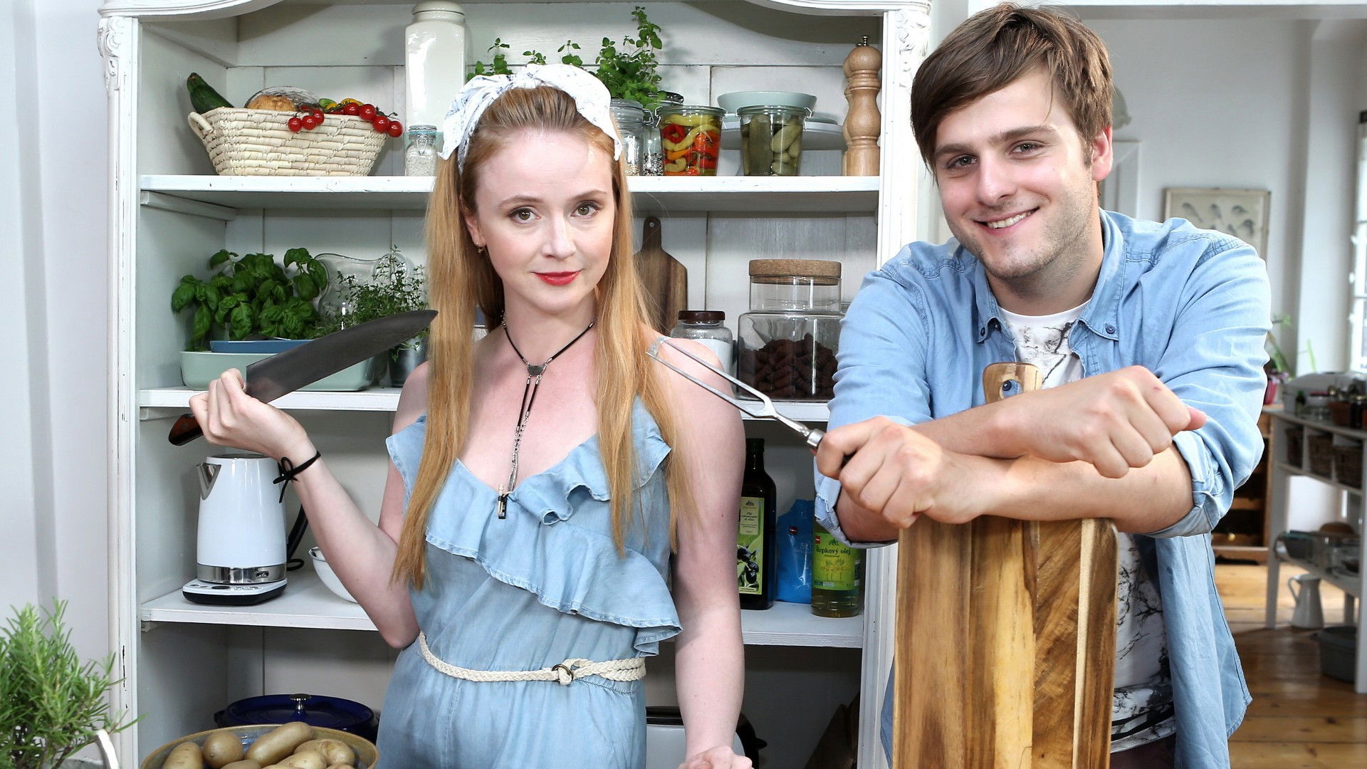 Backdrop for Hrdina kuchyně