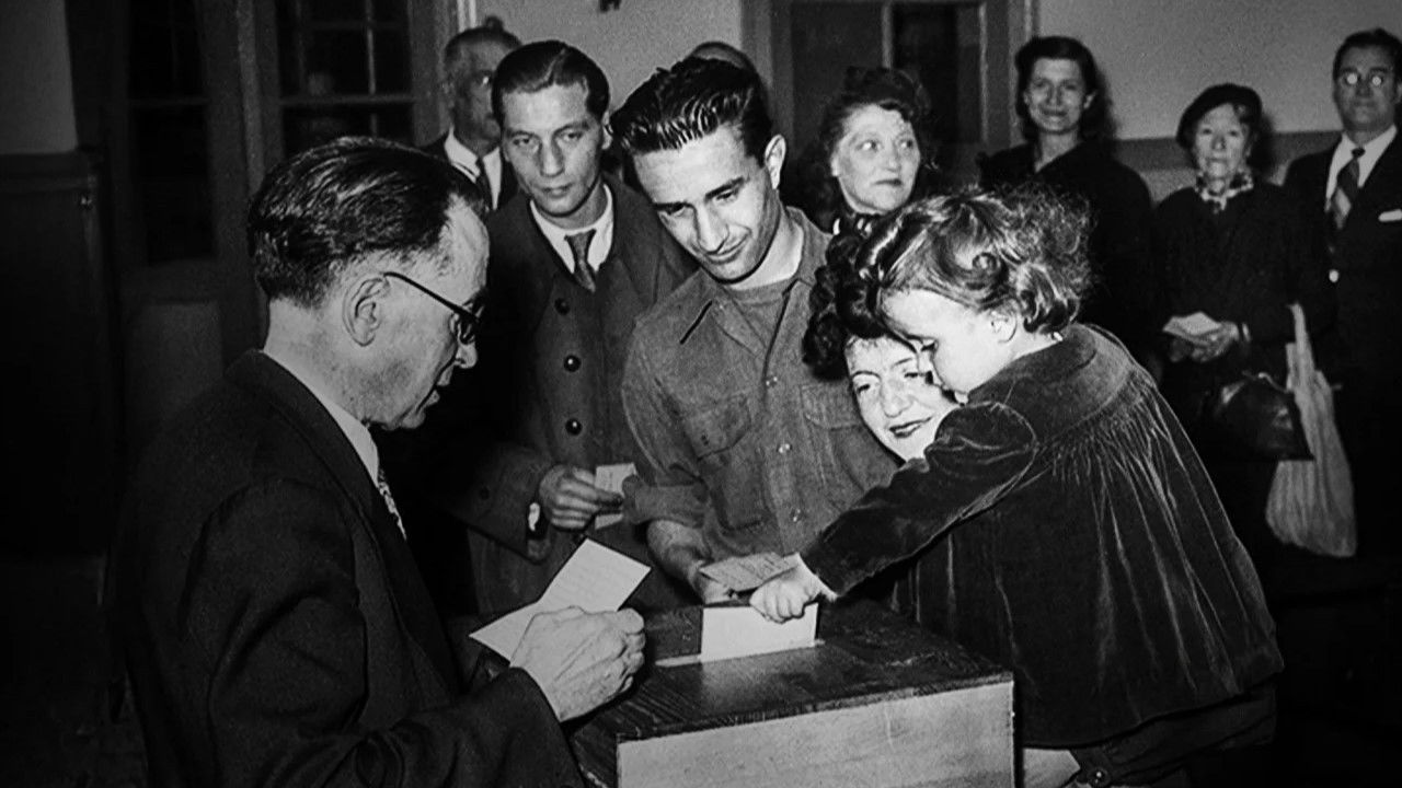 Backdrop for Femmes à l'assemblée : histoire d'un combat
