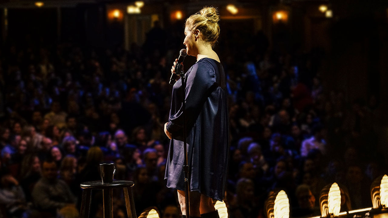 Backdrop for Amy Schumer: Growing
