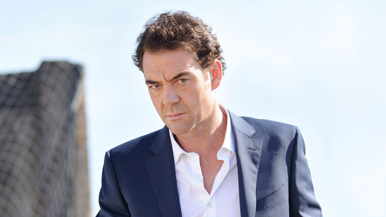 Backdrop for Falcón