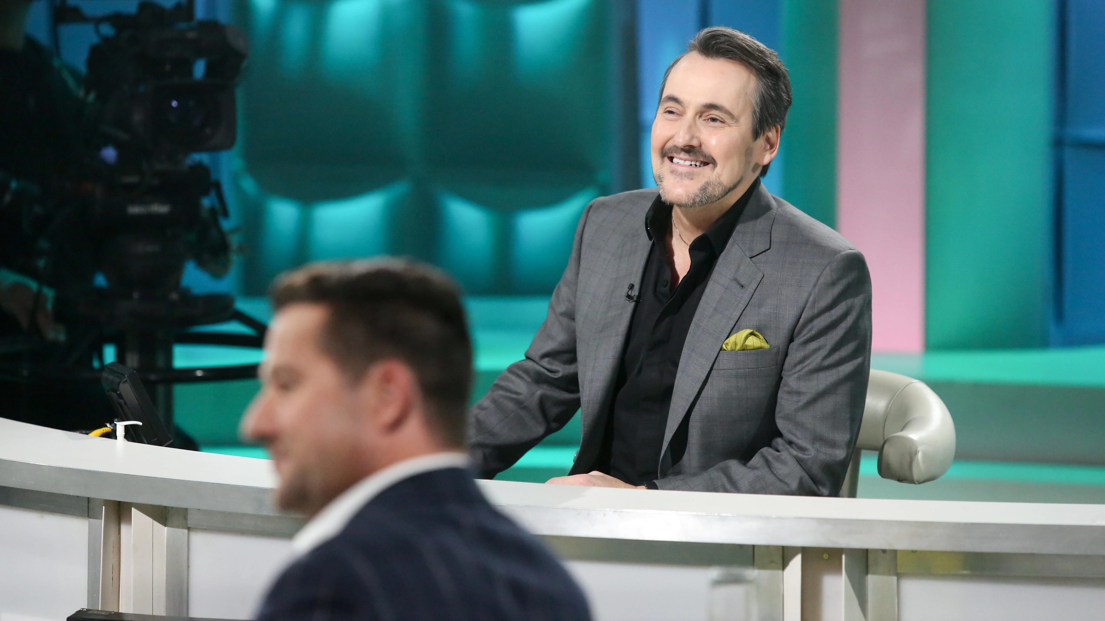 Backdrop for Tout le monde en parle