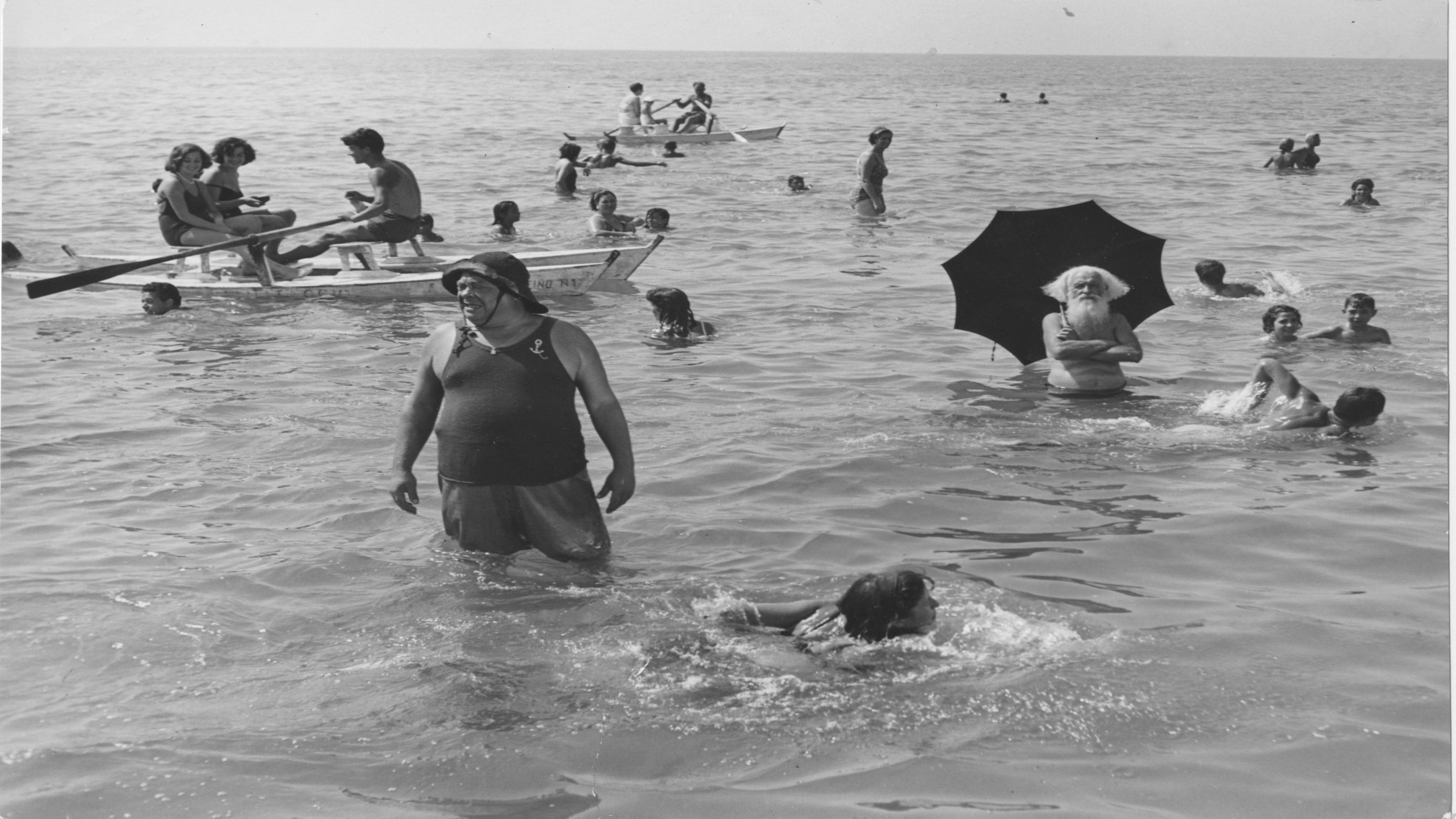 Backdrop for La famiglia Passaguai