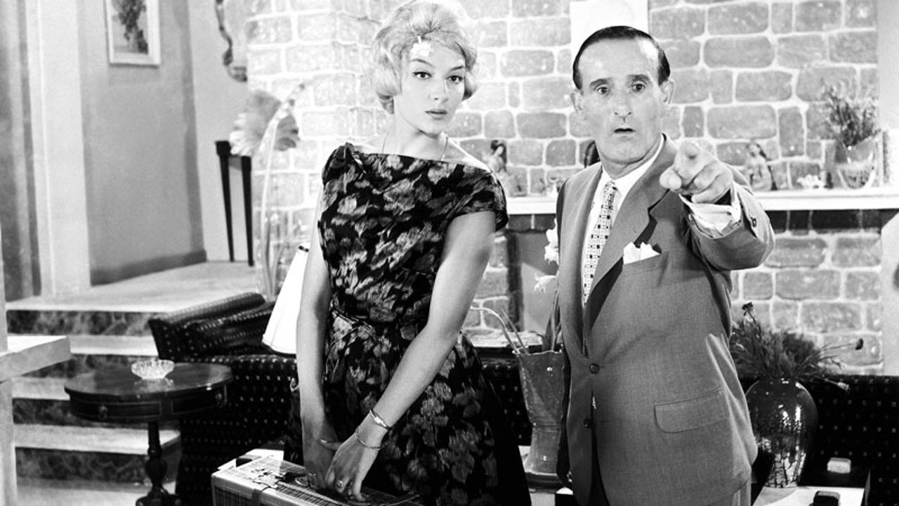 Backdrop for The yellow gloves