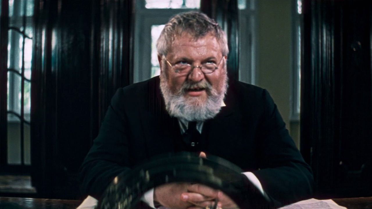 Backdrop for A Woman and Her Four Men