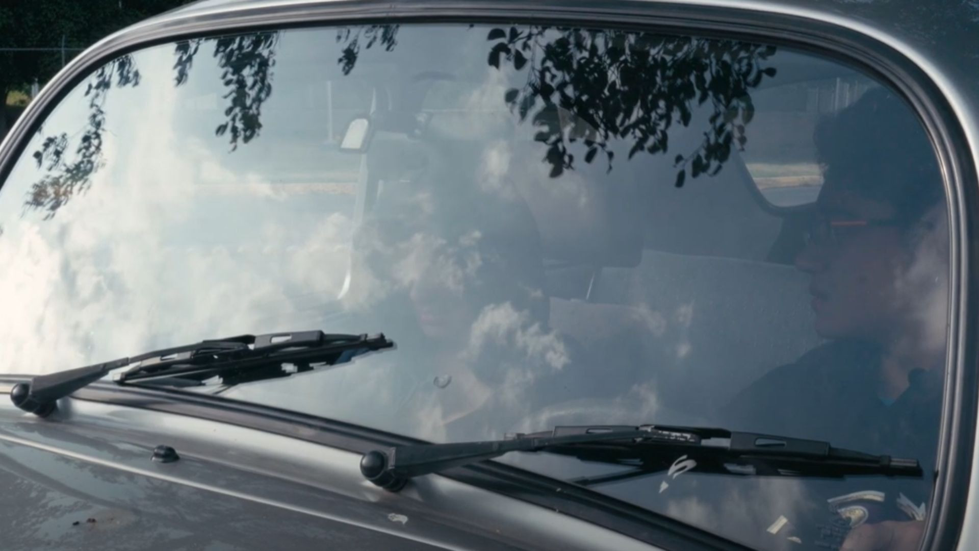 Backdrop for Aquí Estoy