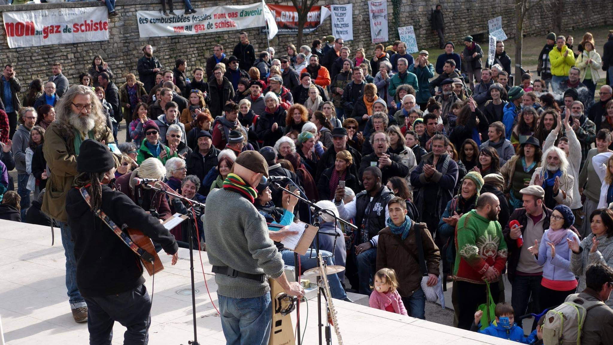 Backdrop for No gazaran