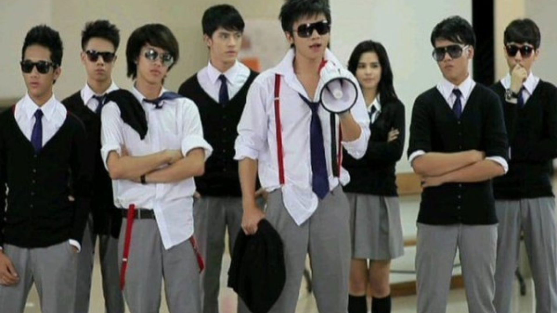 Backdrop for Cinta Cenat Cenut