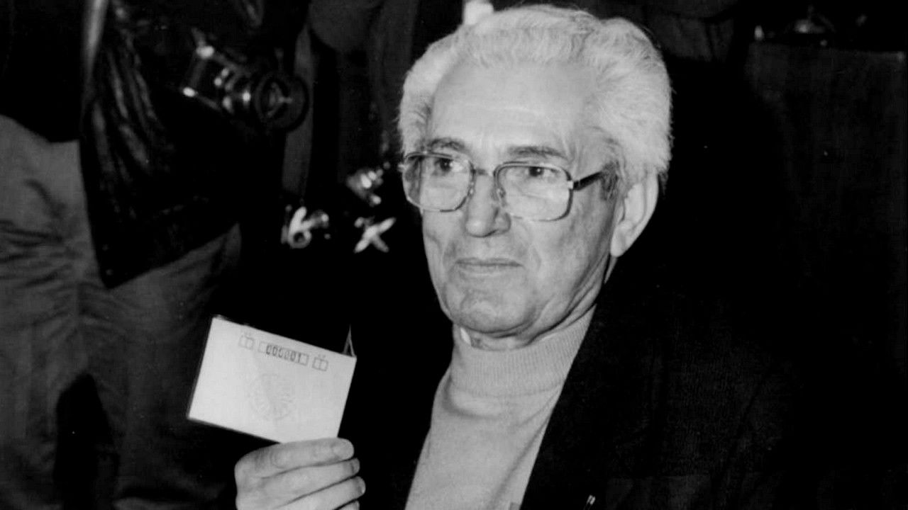 Backdrop for Lo posible y lo necesario