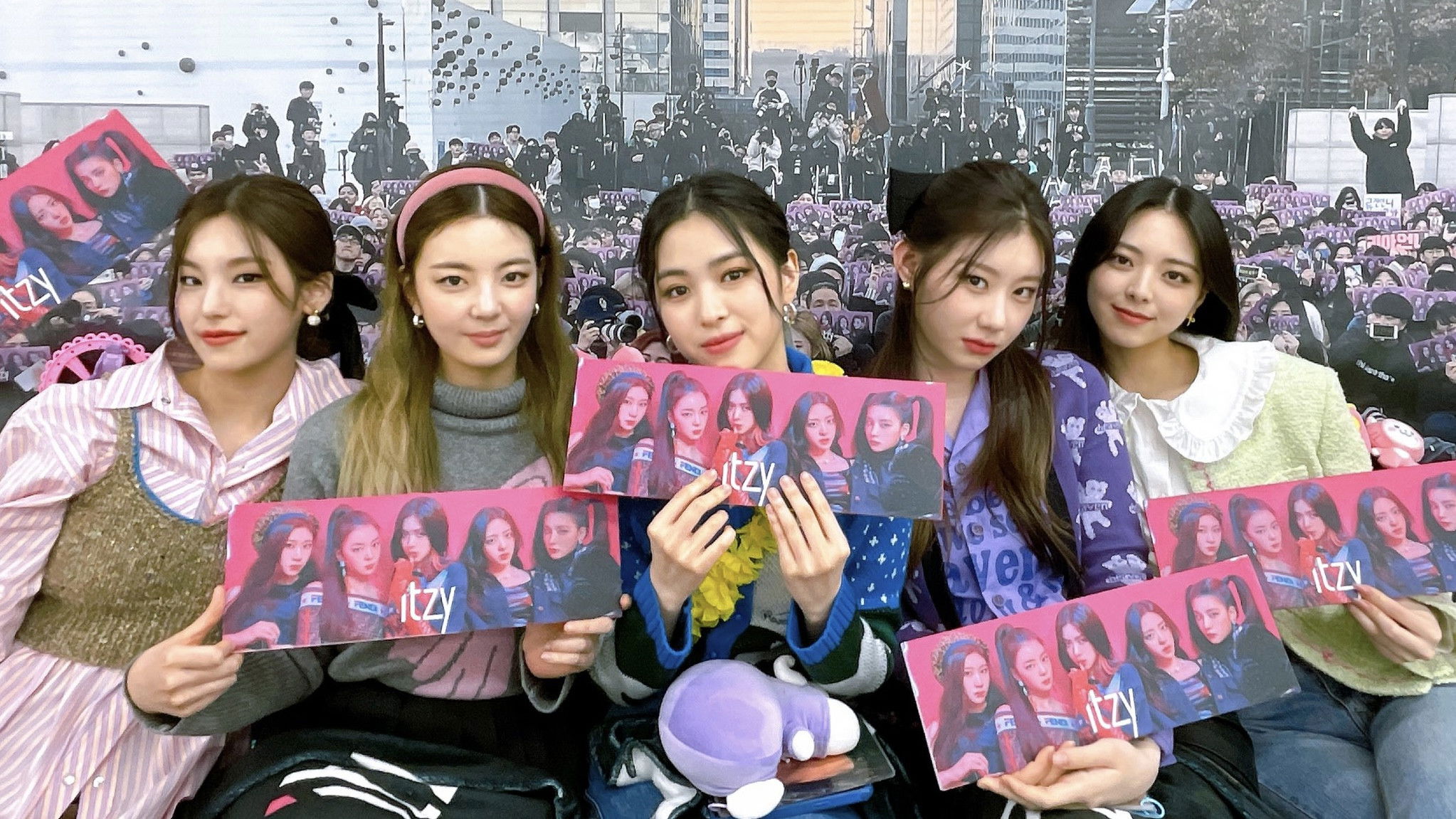 Backdrop for ITZY 3RD ANNIVERSARY