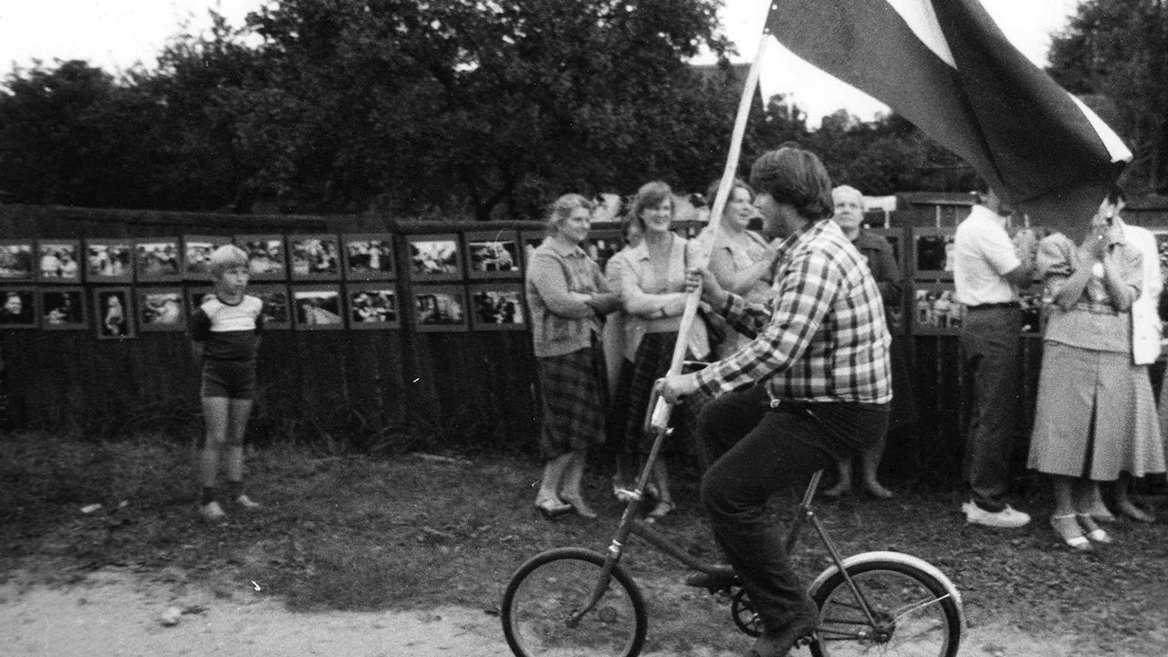 Backdrop for Crossroad Street