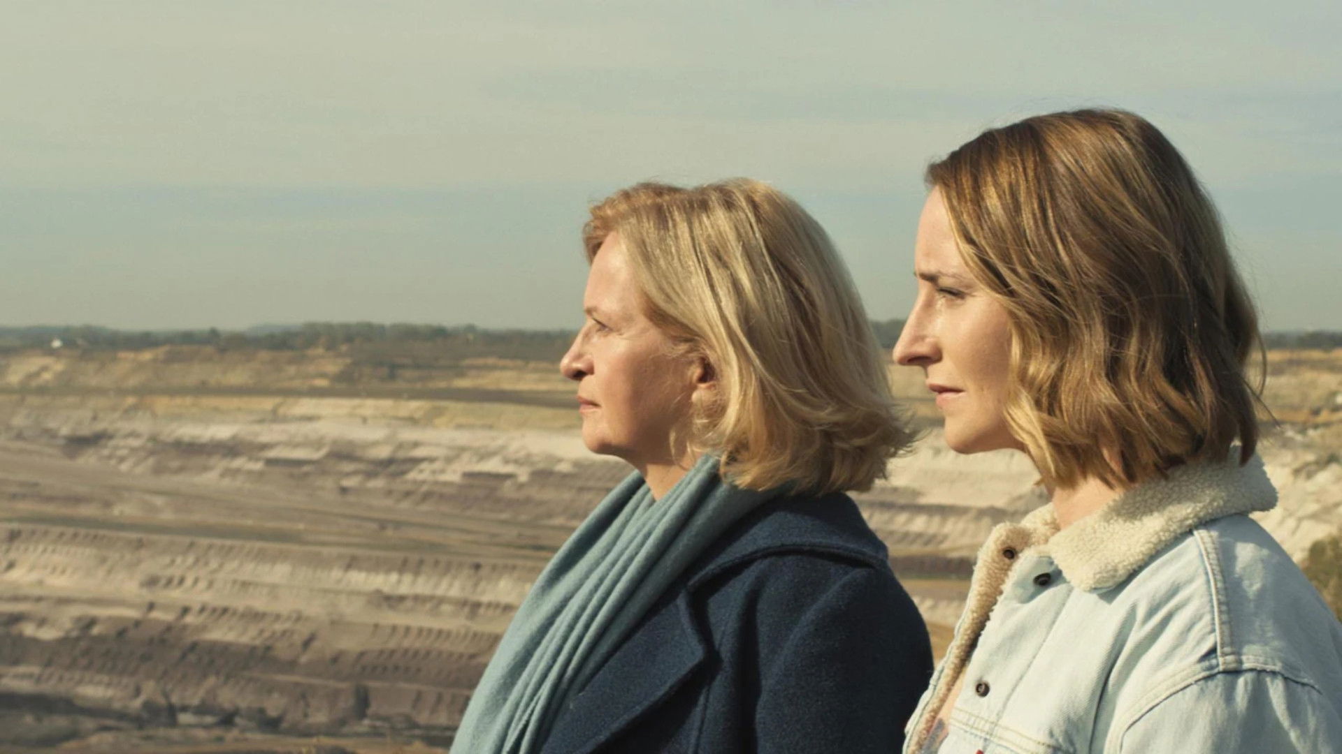 Backdrop for Eher fliegen hier UFOs