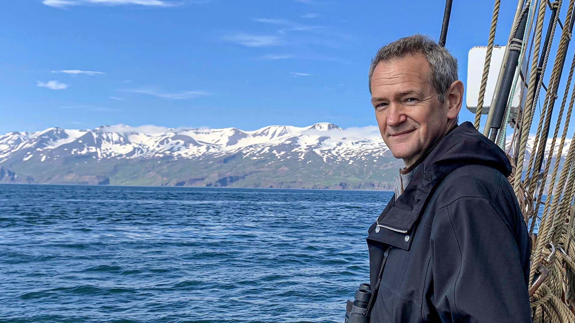 Backdrop for Iceland with Alexander Armstrong