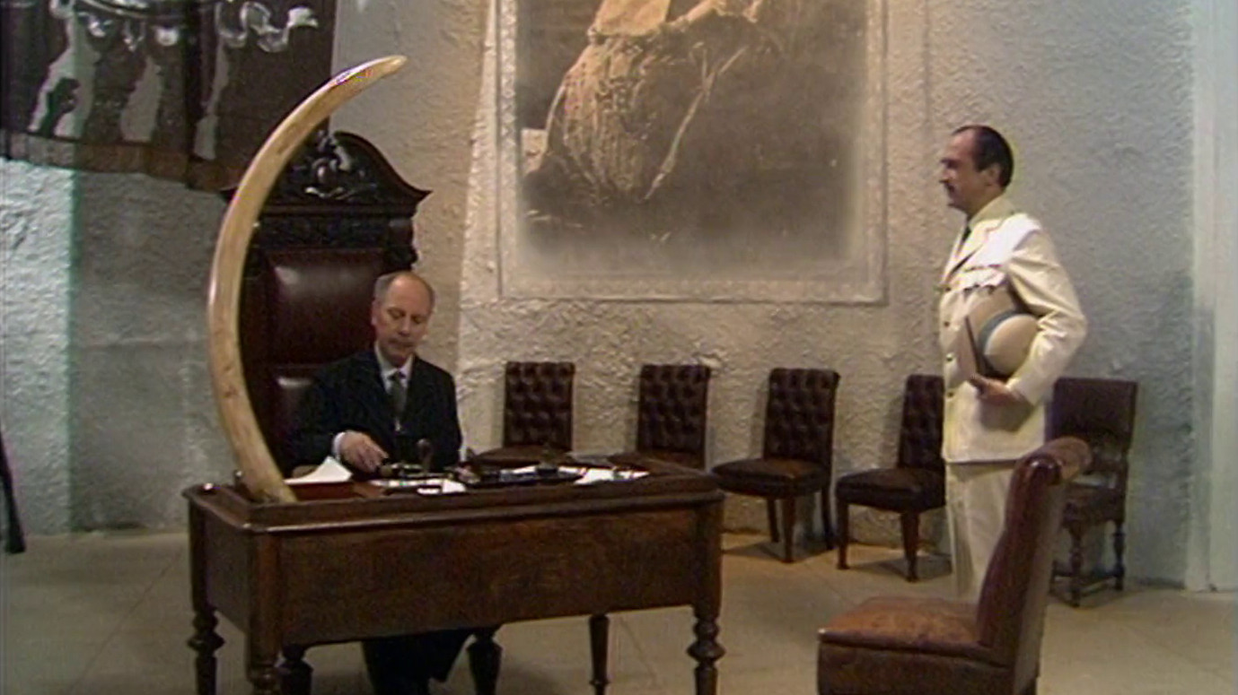 Backdrop for Amala, Kamala