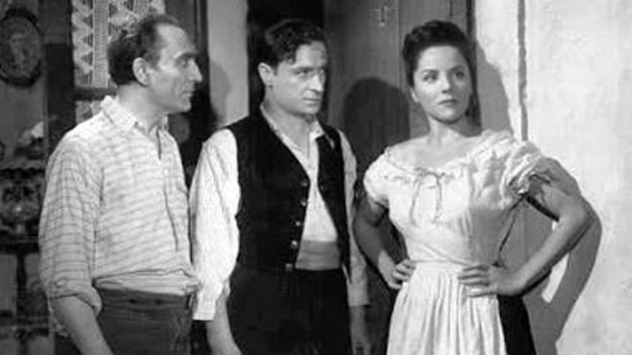 Backdrop for María Rosa