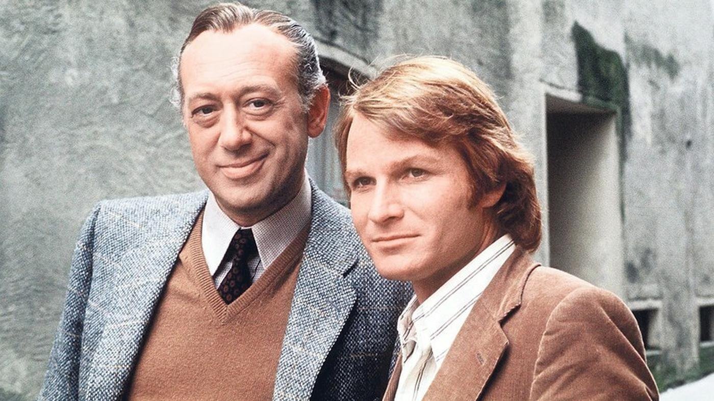 Backdrop for Derrick