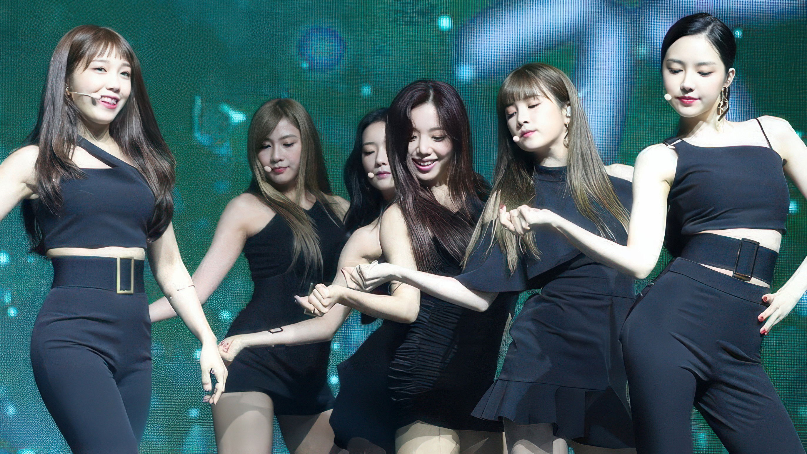 Backdrop for 2019 Pink Collection: Red & White