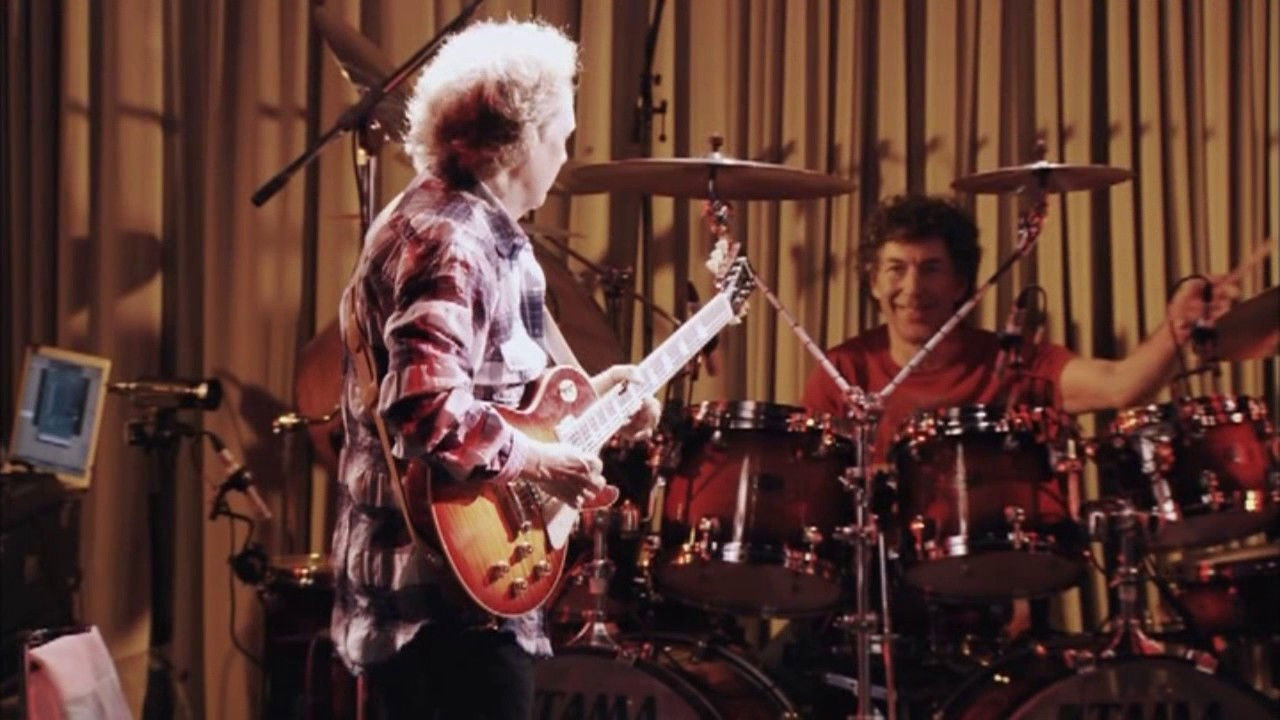 Backdrop for Lee Ritenour & Mike Stern: Live at Blue Note Tokyo