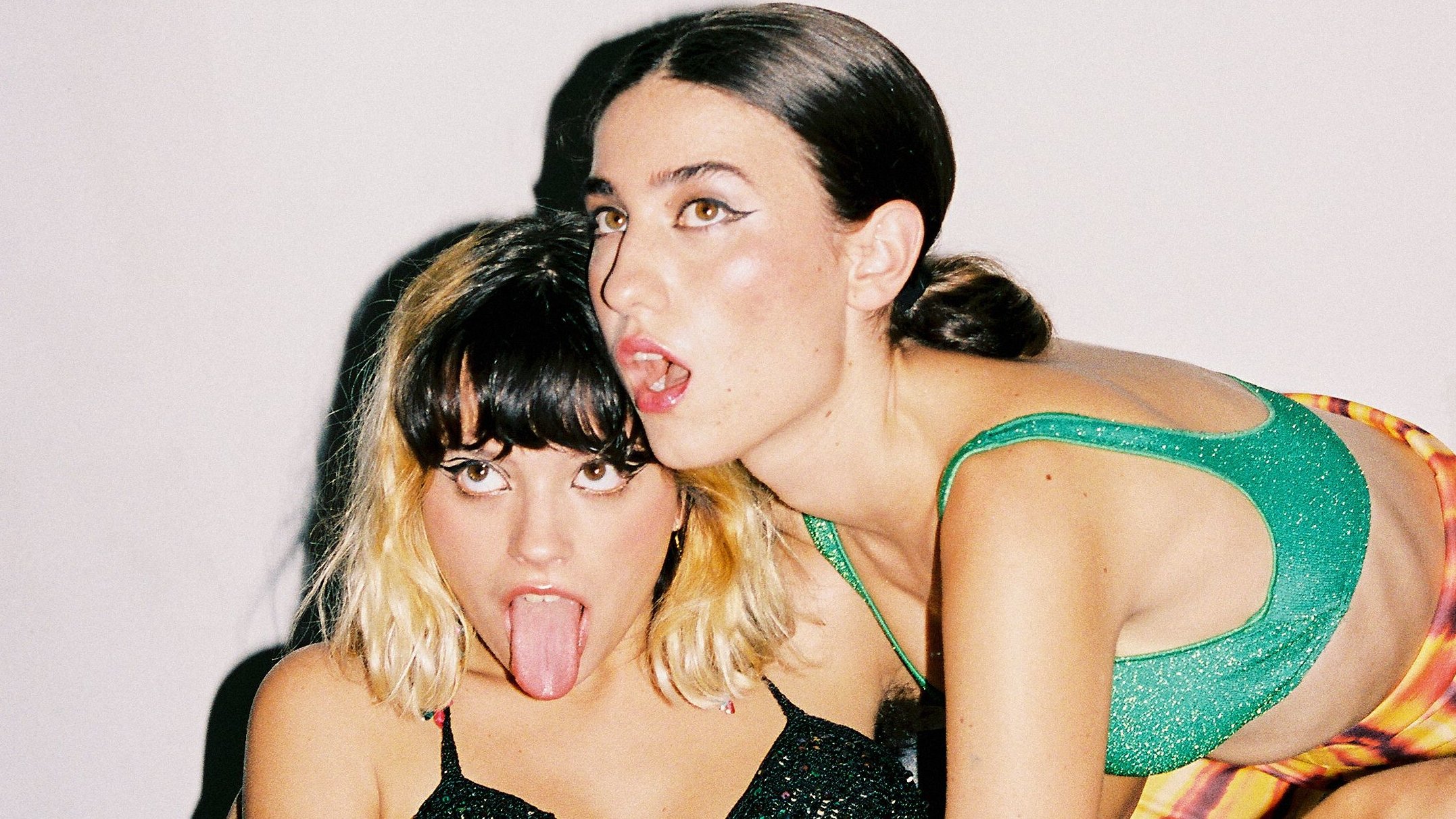 Backdrop for Autodefensa