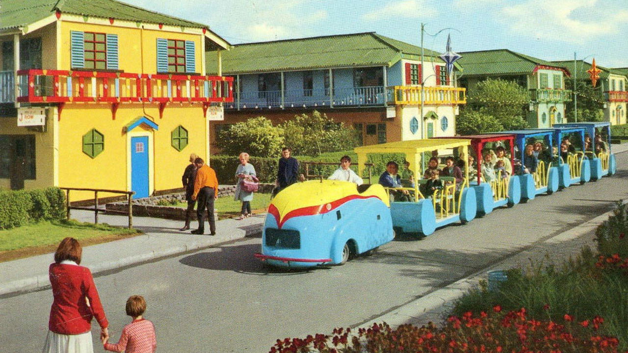 Backdrop for Hello Campers!