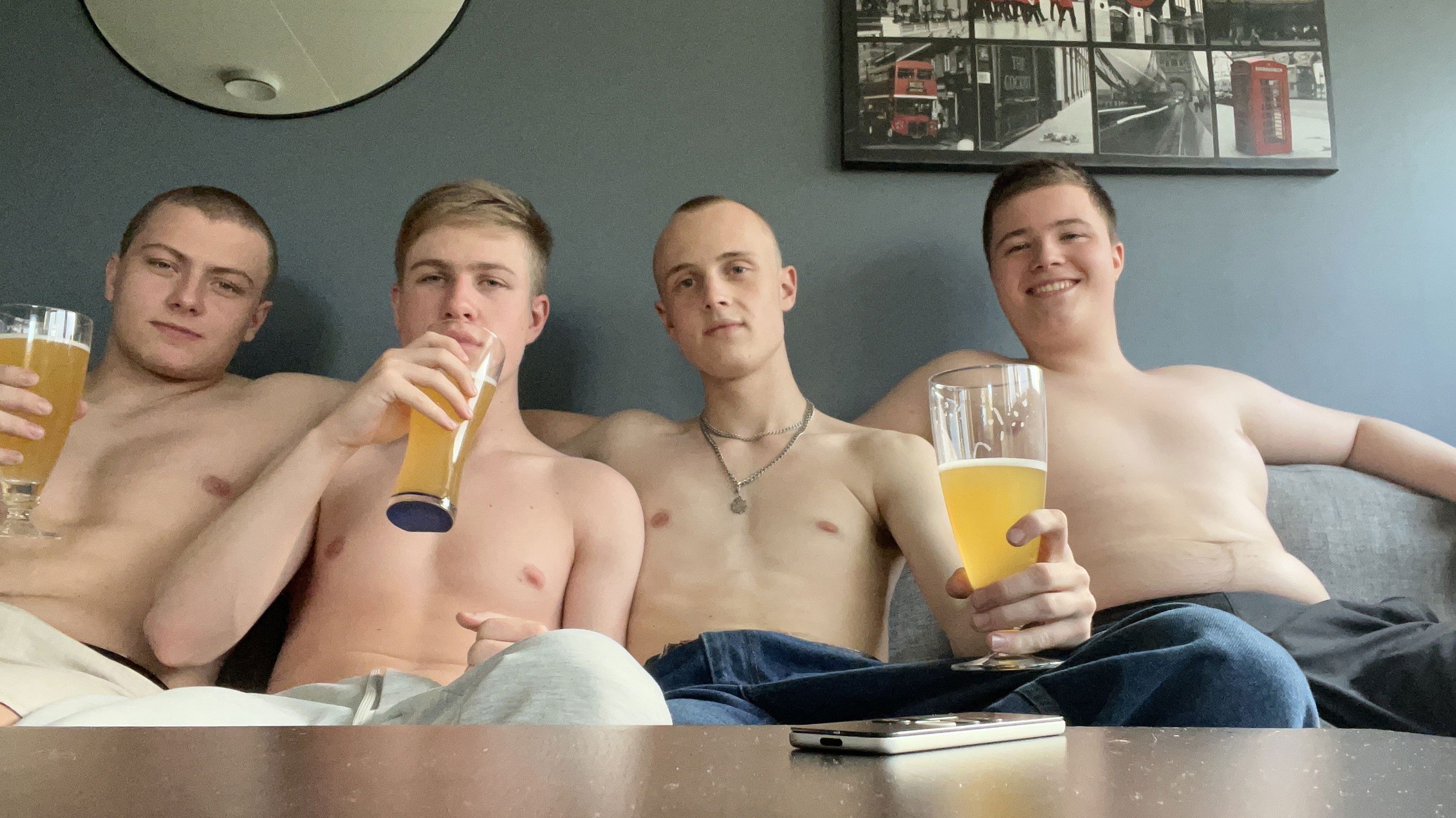 Backdrop for Skal vi være venner..?