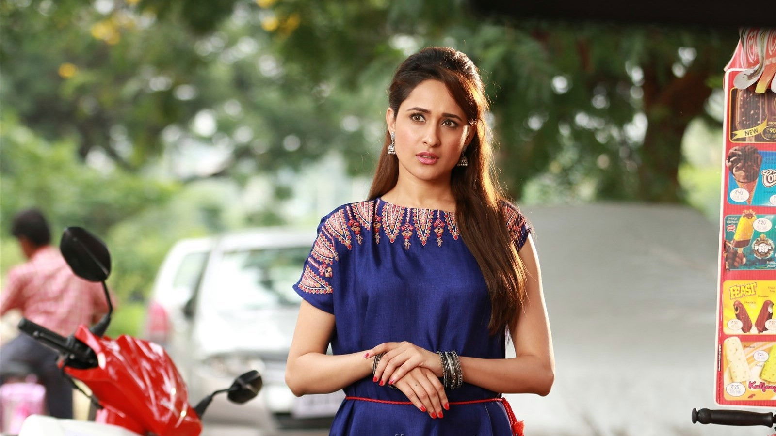 Backdrop for Gunturodu