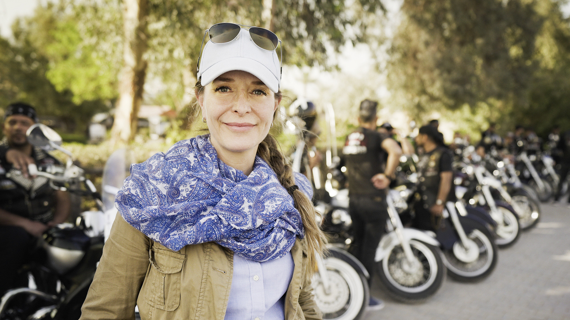 Backdrop for Face cachée