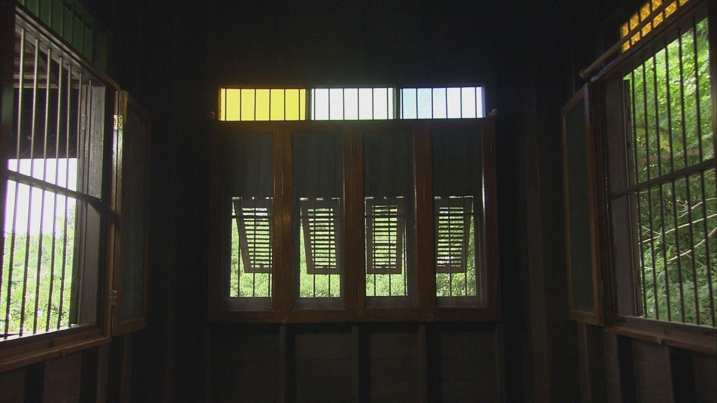 Backdrop for 世界の窓