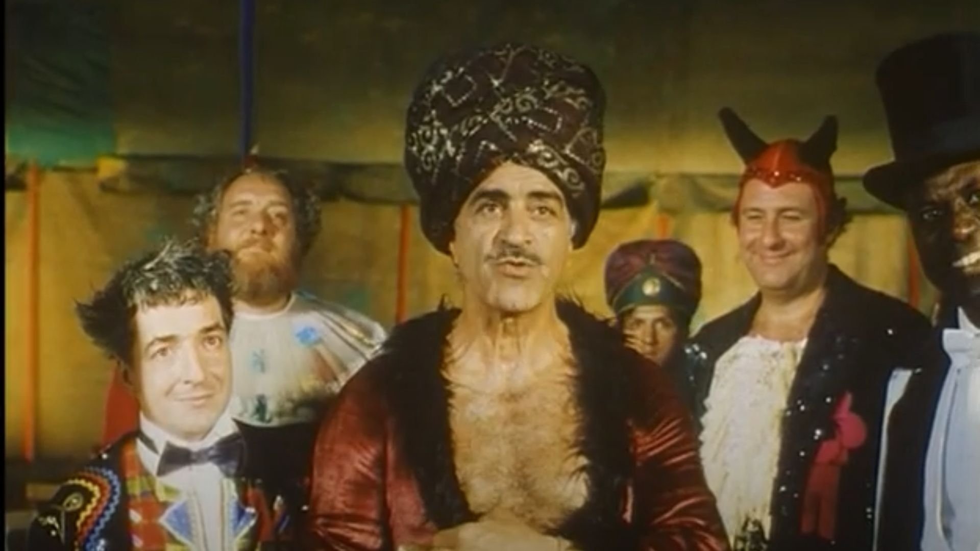 Backdrop for Frigidaire - Il film