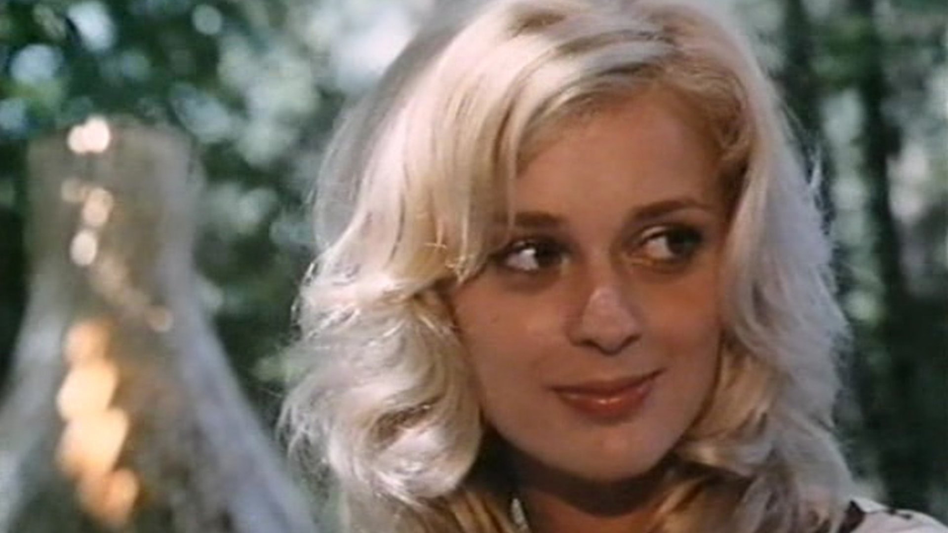 Backdrop for The Resort Girls