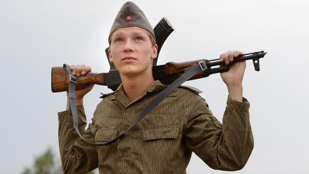 Backdrop for An die Grenze