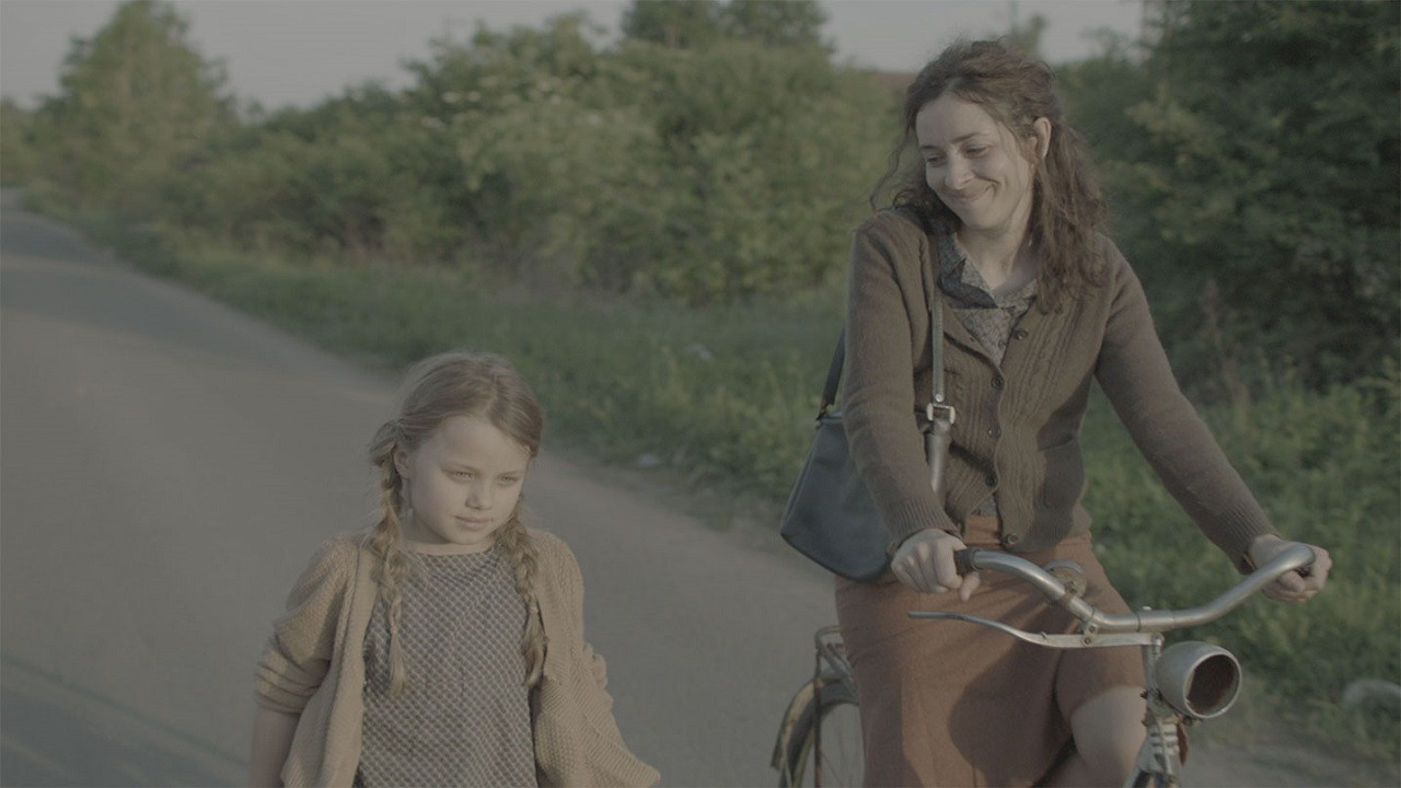 Backdrop for Like a Bird