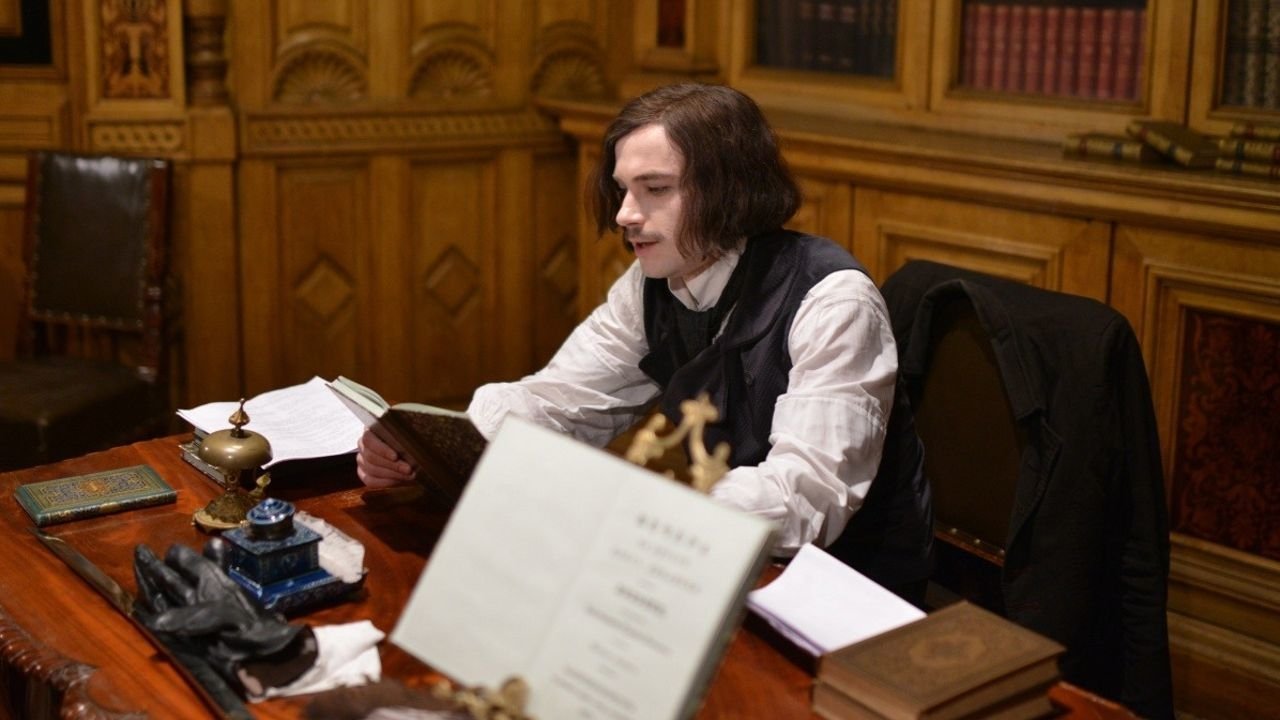 Backdrop for Gogol. The Beginning