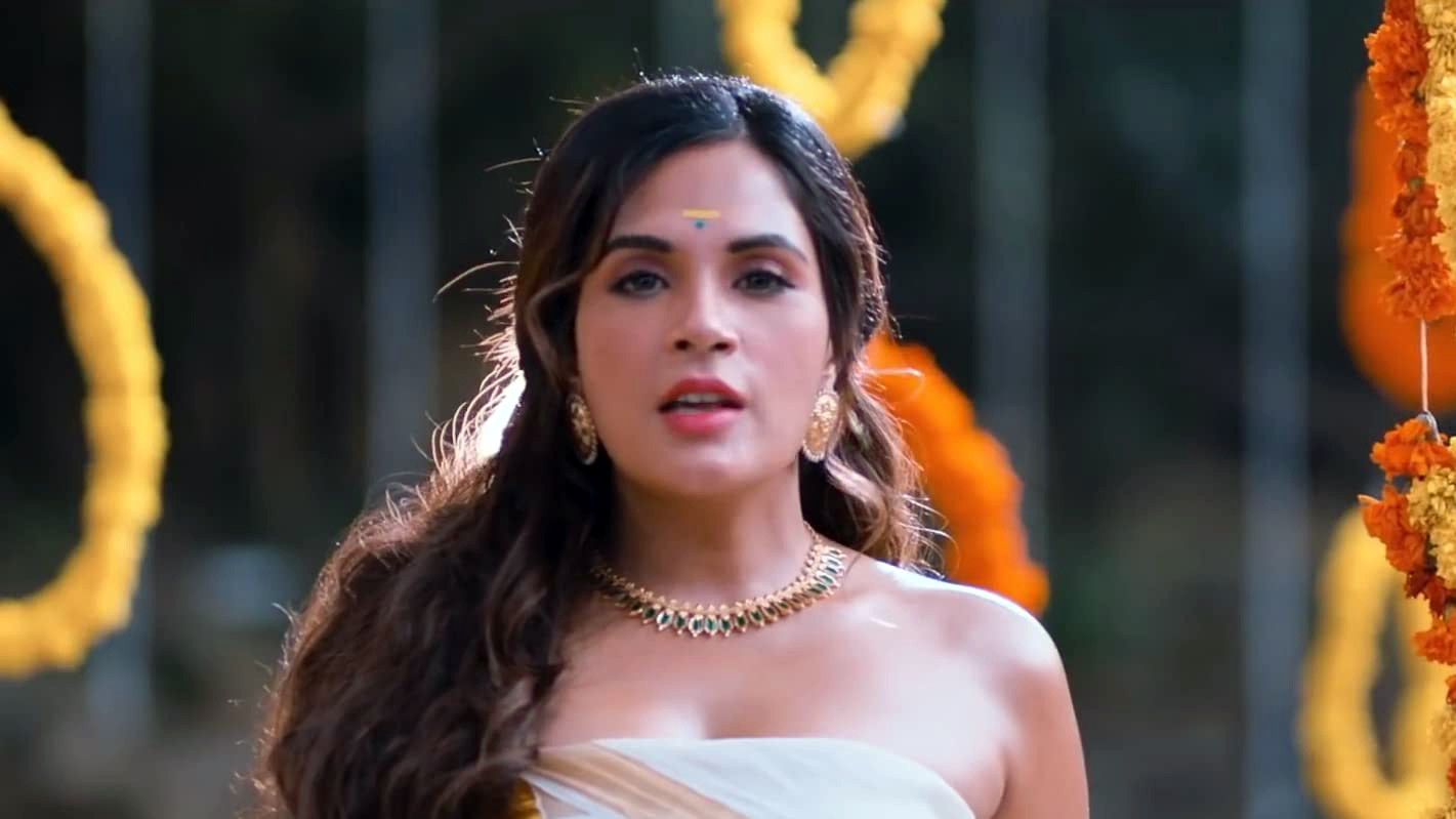 Backdrop for Shakeela