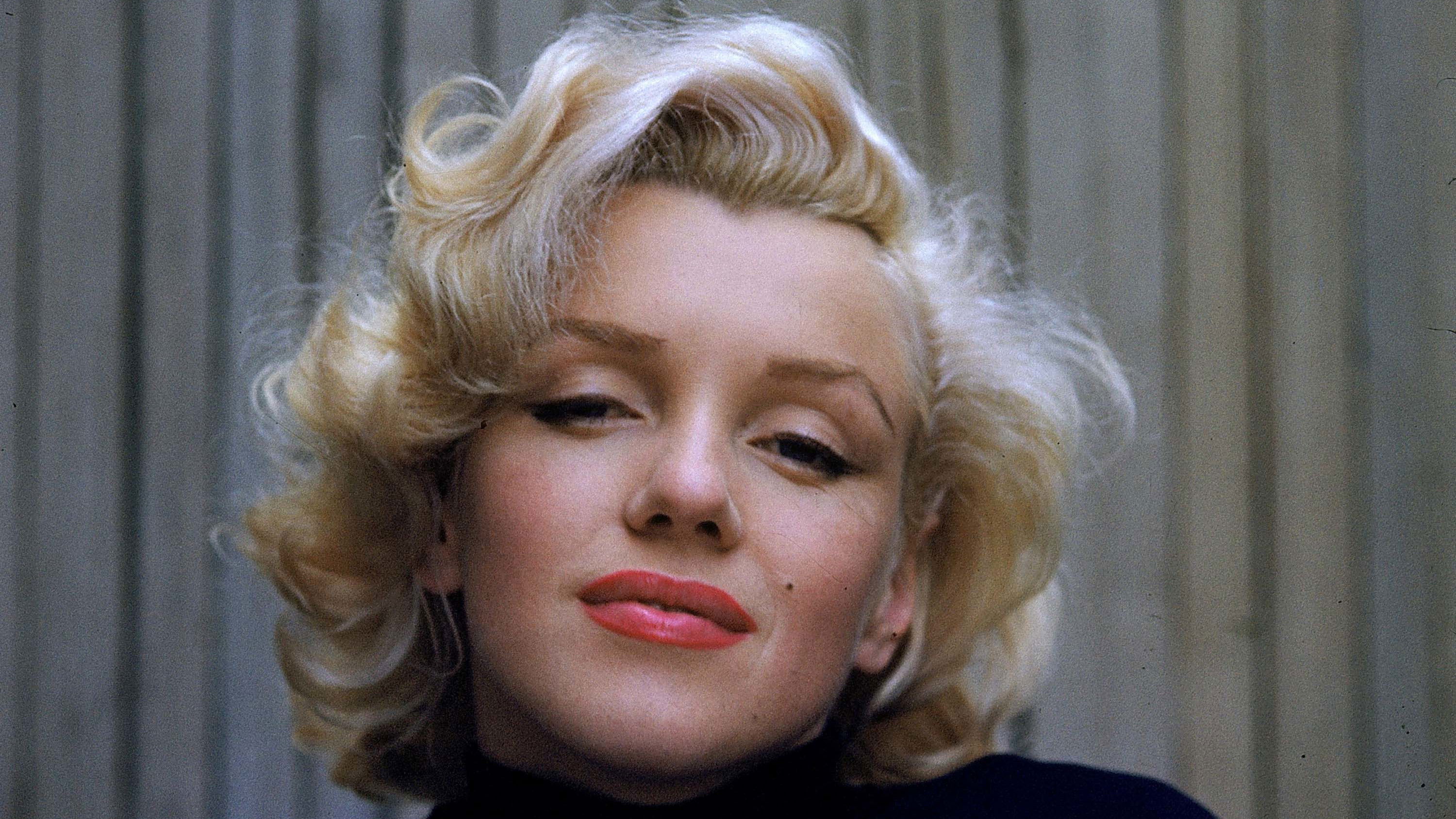 Backdrop for Marilyn, femme d'aujourd'hui