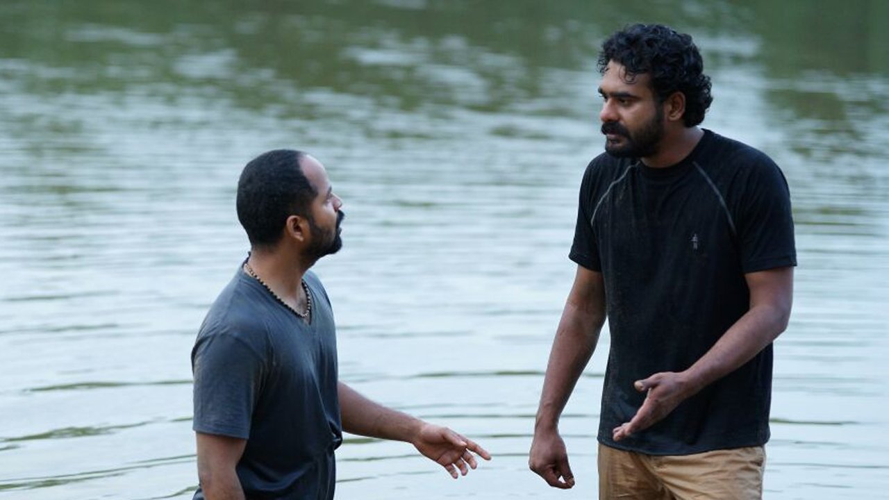 Backdrop for Njan Ninnodu Koodeyundu