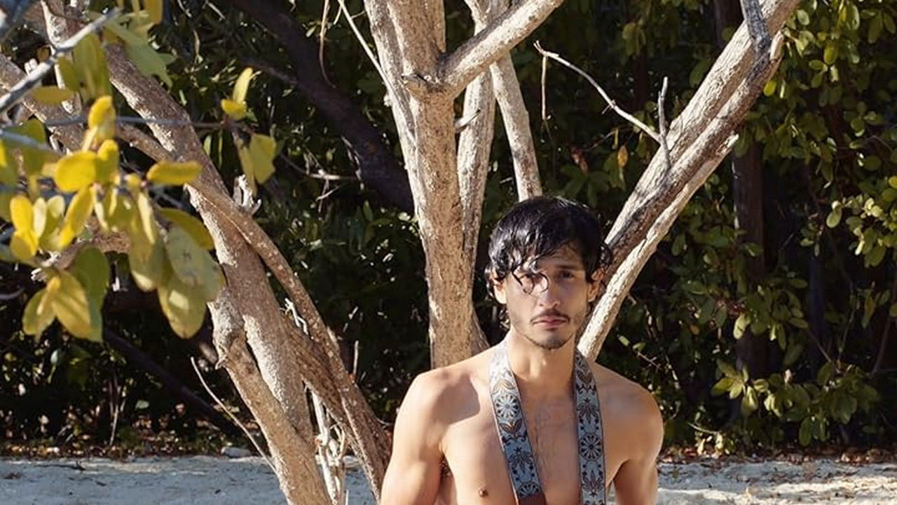 Backdrop for Amphora