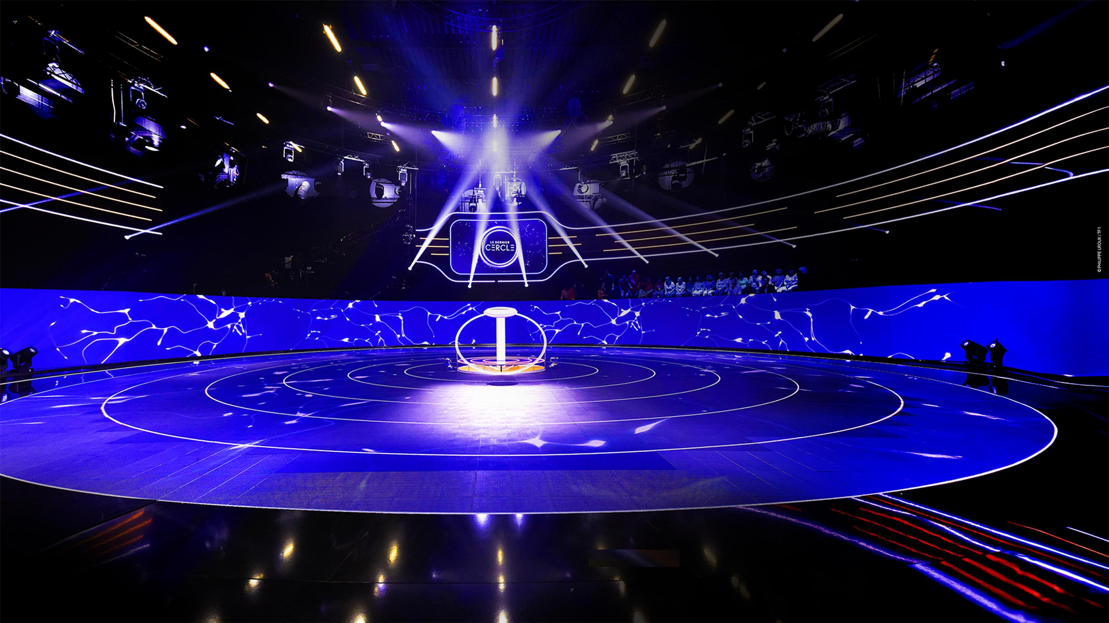 Backdrop for Le Dernier Cercle