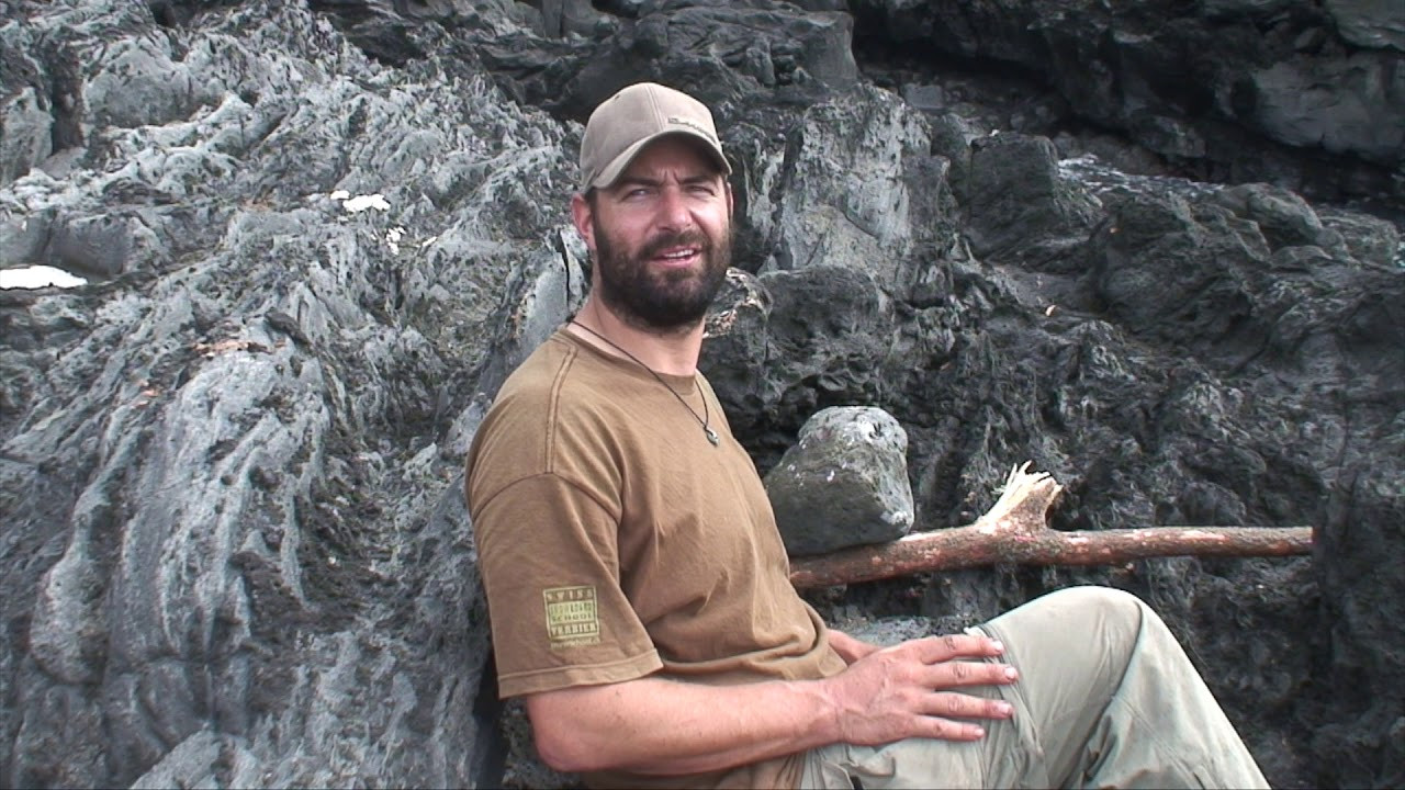 Backdrop for 300 Days Alone On an Island