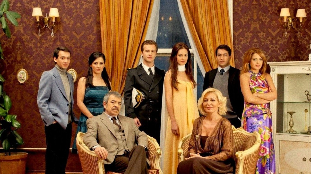 Backdrop for Mazi Kalbimde Yaradır