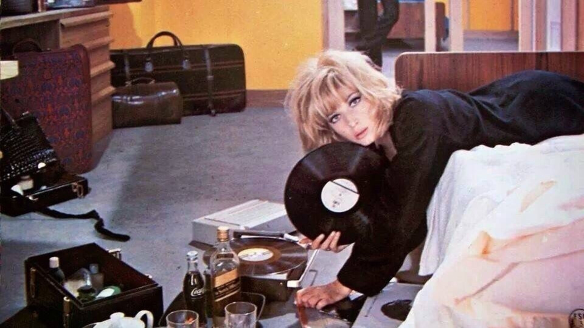 Backdrop for Kill Me Quick, I'm Cold