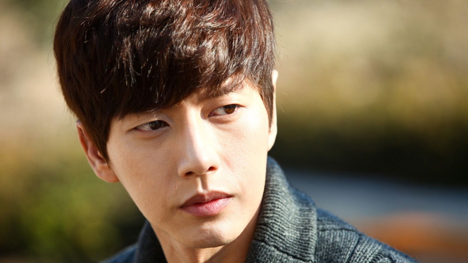 Backdrop for Snow In Sea Breeze