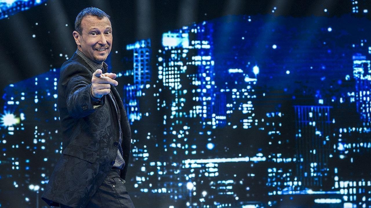 Backdrop for Stasera tutto è possibile