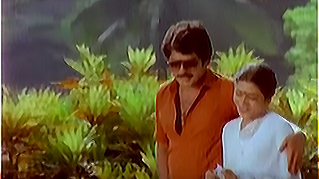 Backdrop for Aa Raathri