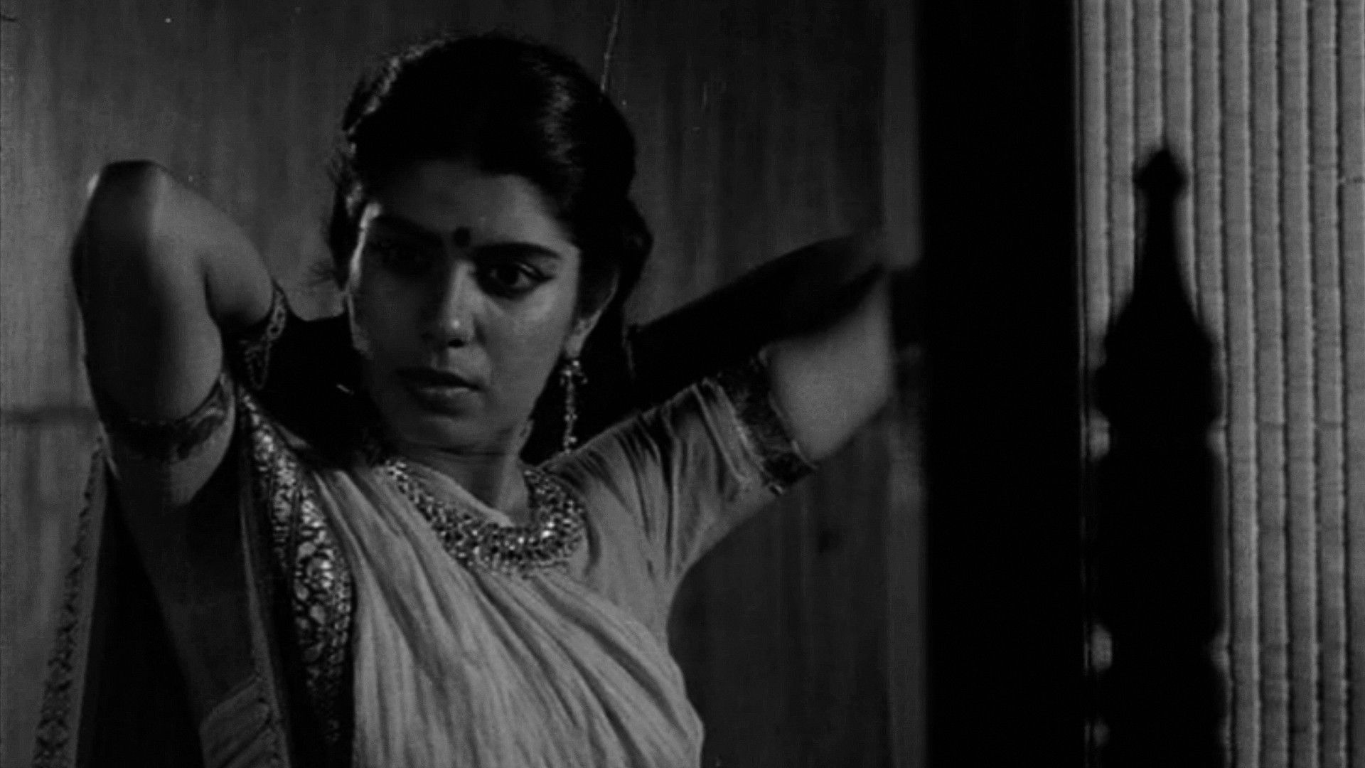 Backdrop for Var Var Vari