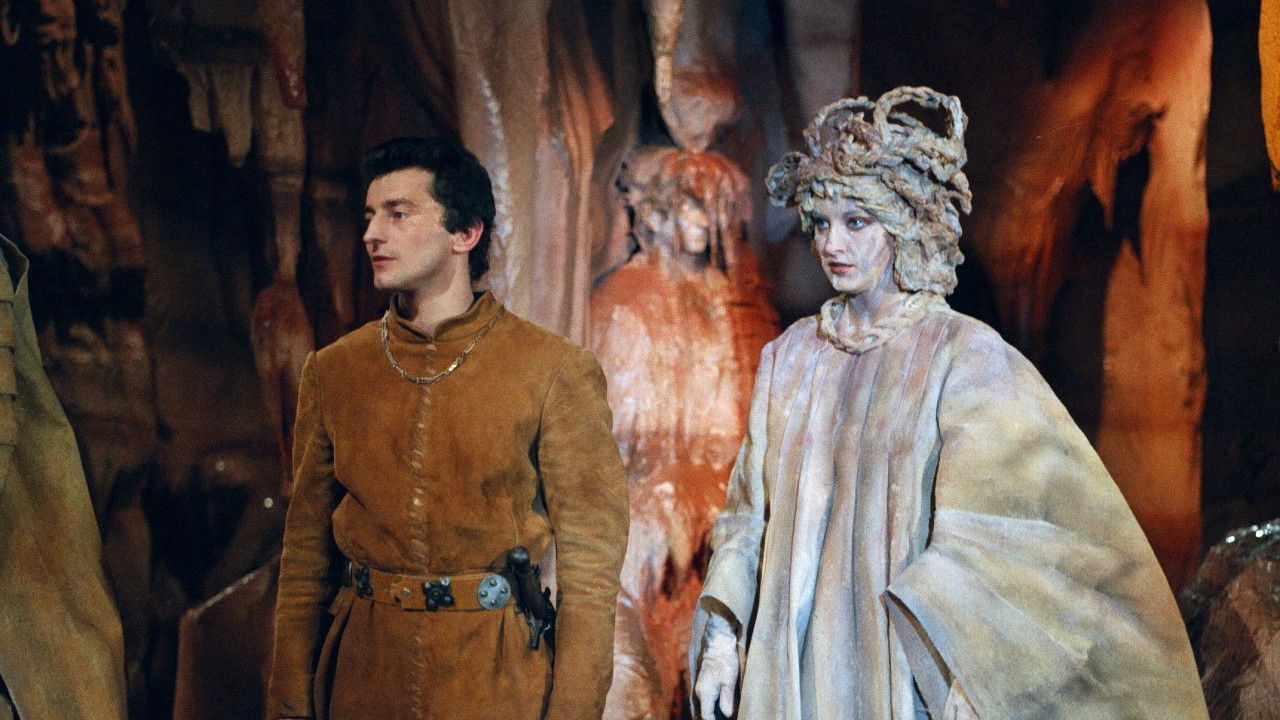 Backdrop for Víla z jeskyně zla