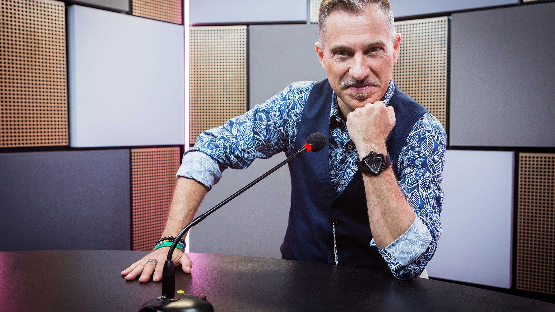 Backdrop for Deal with it - Stai al gioco