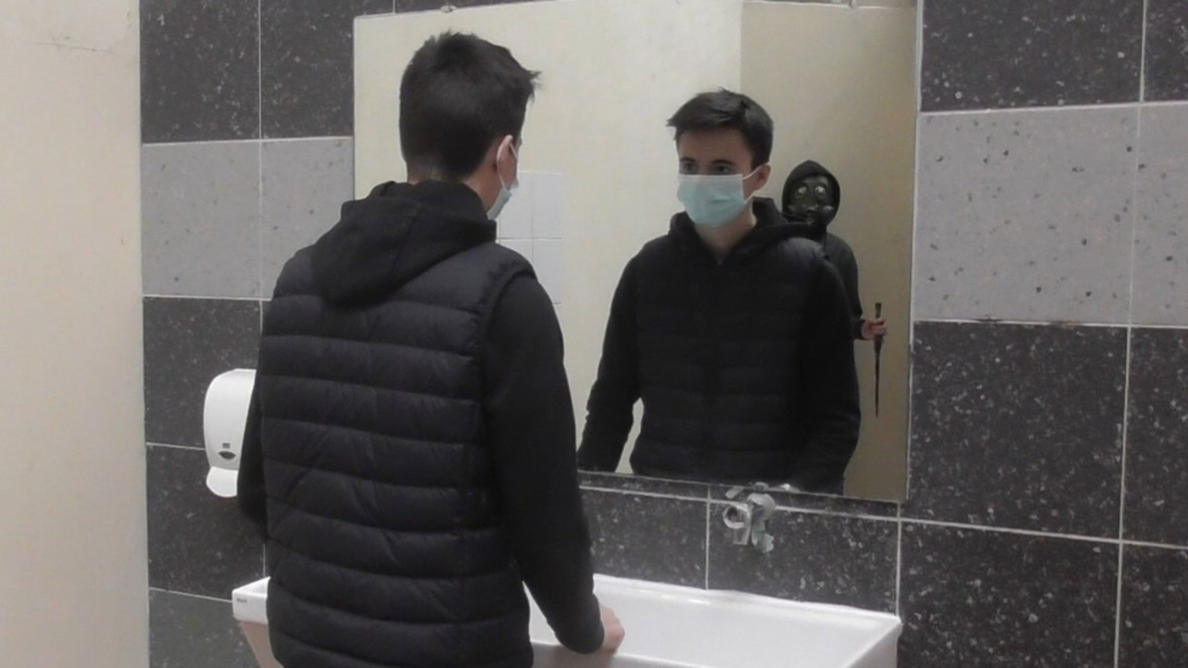 Backdrop for Le Truc