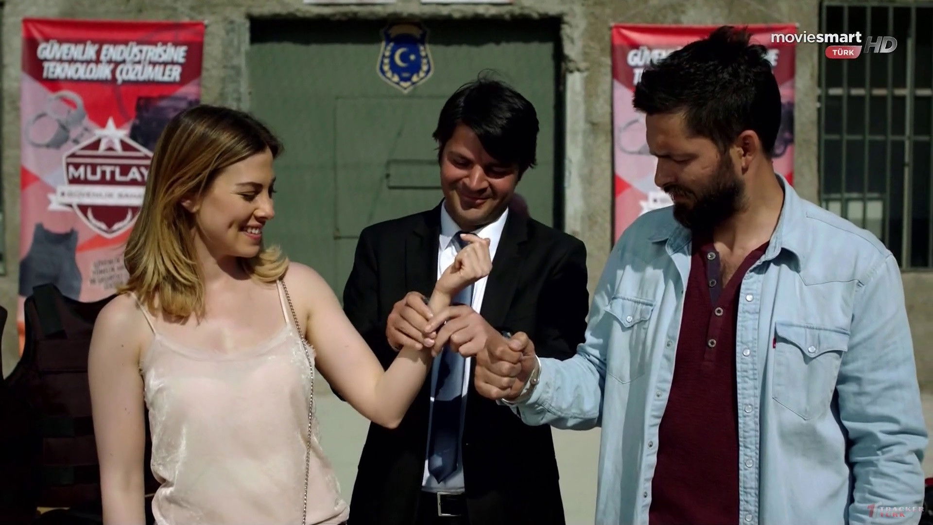 Backdrop for Elimiz Mahkum