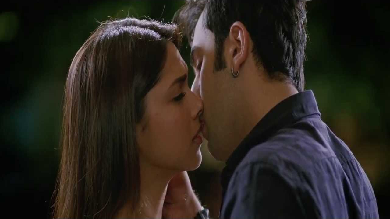 Backdrop for Yeh Mohabbat Hai