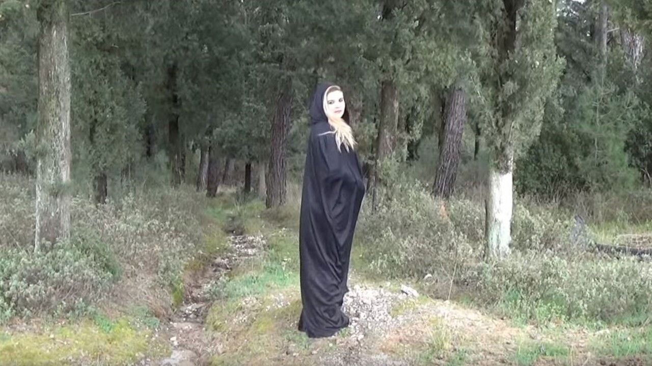 Backdrop for Scream: Hearts of Fire